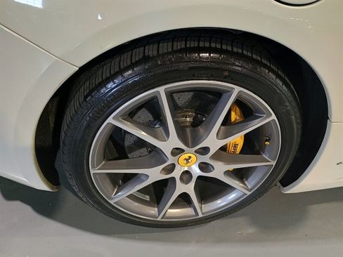Used 2011 Ferrari California RWD image 56