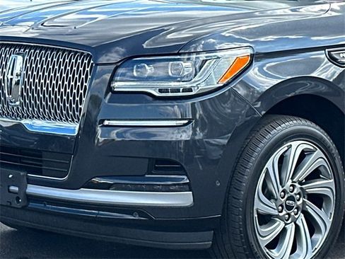 Used 2022 Lincoln Navigator L Reserve image 2