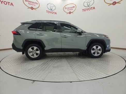 Used 2022 Toyota RAV4 XLE FWD image 3