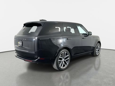 Used 2024 Land Rover Range Rover SE AWD/4WD image 8