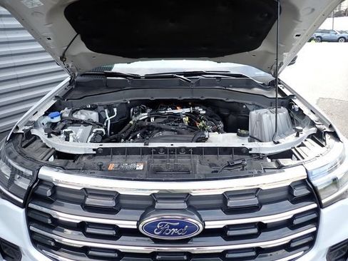 Certified 2025 Ford Explorer Active AWD/4WD image 15