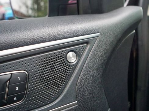 Used 2019 Ford Edge Titanium w/ Equipment Group 301A image 22