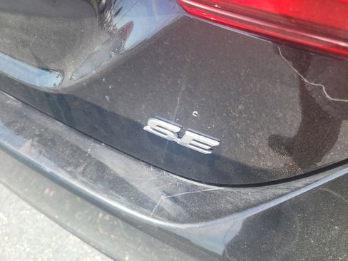 Used 2022 Toyota Camry SE FWD image 11