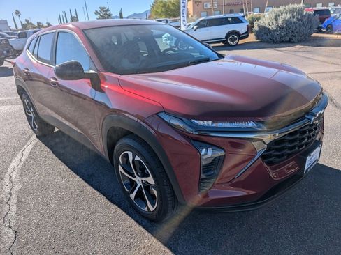 Used 2024 Chevrolet Trax RS w/ Driver Confidence Package image 7