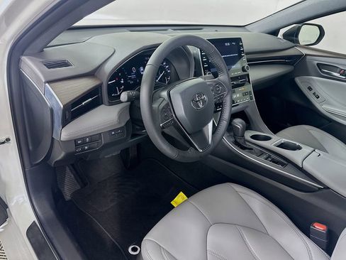 Used 2022 Toyota Avalon XLE image 9