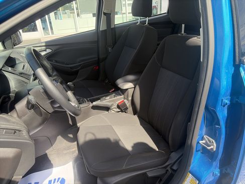 Used 2016 Ford Focus SE w/ SE Cold Weather Package FWD image 16