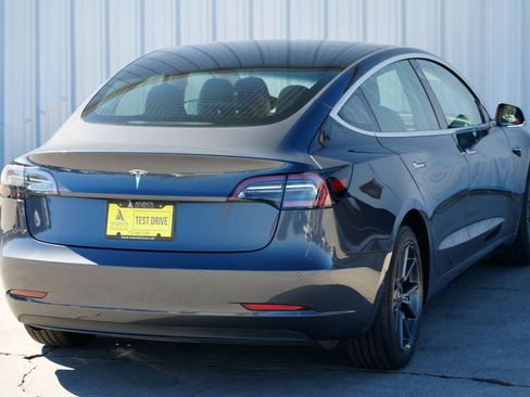Used 2020 Tesla Model 3 Standard Range Plus image 50