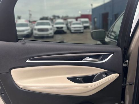Used 2020 Buick Enclave Essence image 20