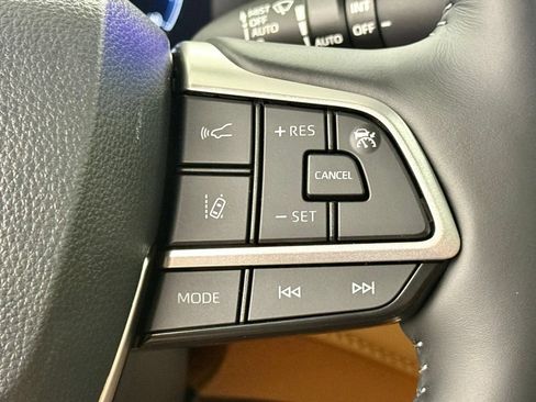 Used 2026 Toyota Highlander Platinum AWD/4WD image 26