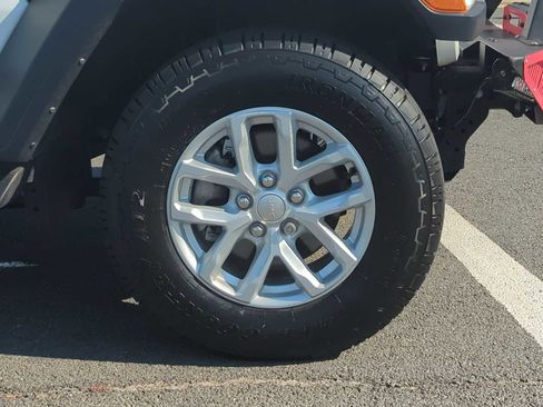 Used 2023 Jeep Wrangler Sport S image 13