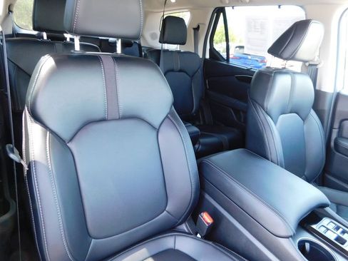 Used 2025 Honda Pilot Touring image 21