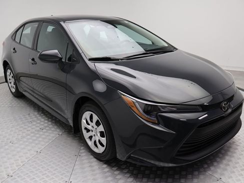 Certified 2025 Toyota Corolla LE image 5
