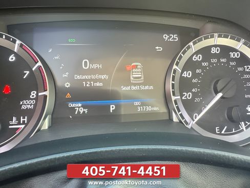 Used 2023 Toyota Highlander LE FWD image 19