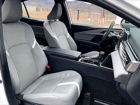 Used 2026 Toyota Camry SE w/ Multimedia Upgrade Package image 8