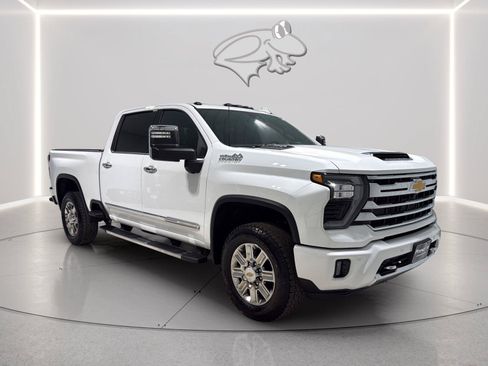 Used 2026 Chevrolet Silverado 2500 High Country w/ Technology Package AWD/4WD image 8