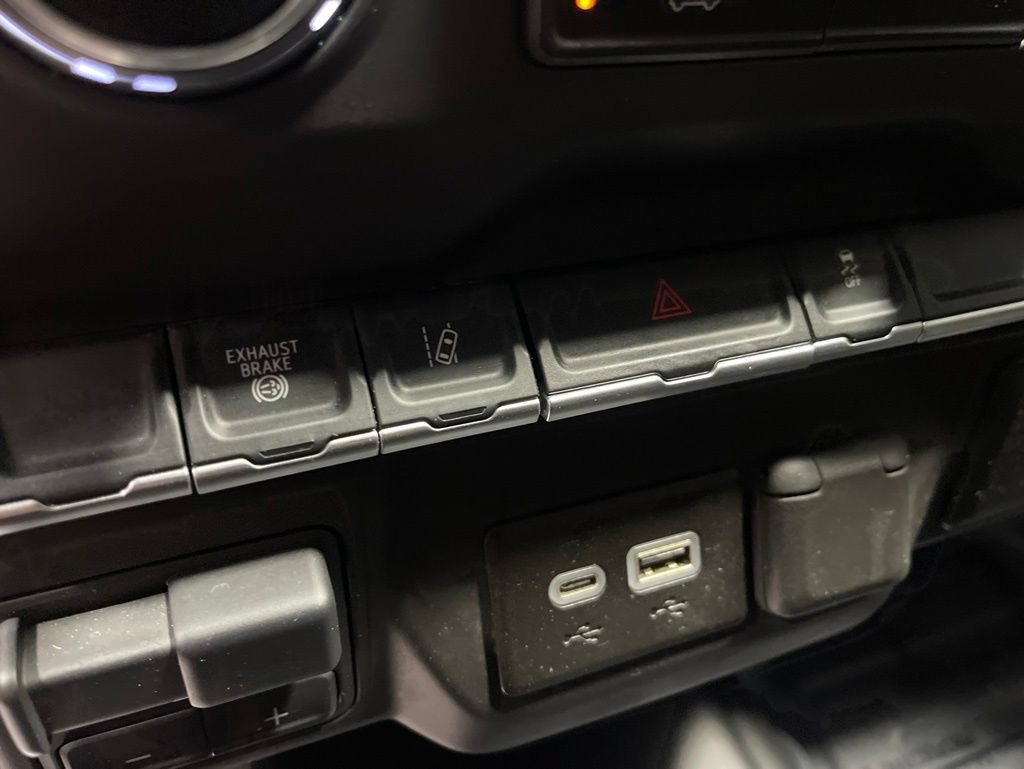 Used 2025 Chevrolet Silverado 3500 W/T AWD/4WD image 32
