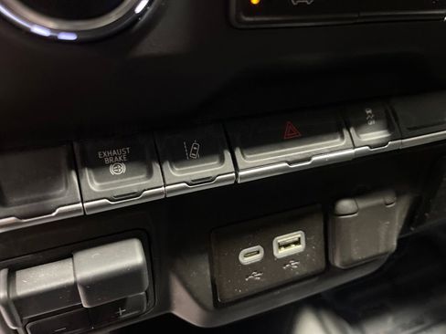 Used 2025 Chevrolet Silverado 3500 W/T AWD/4WD image 32