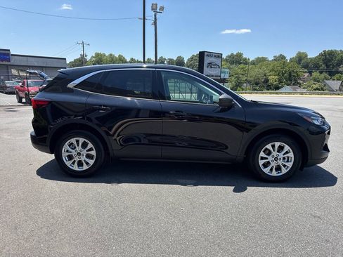 Used 2023 Ford Escape Active w/ Tech Pack #1 FWD image 9