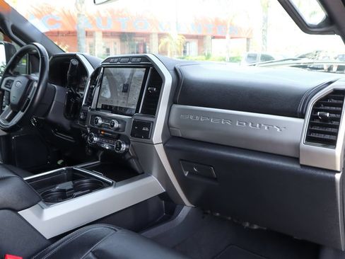 Used 2022 Ford F250 Lariat w/ Black Appearance Package AWD/4WD image 43