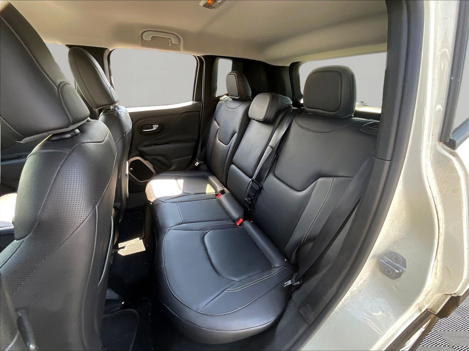 Used 2016 Jeep Renegade Limited AWD/4WD image 22