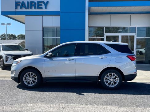 Used 2019 Chevrolet Equinox LS w/ LS Convenience Package image 2