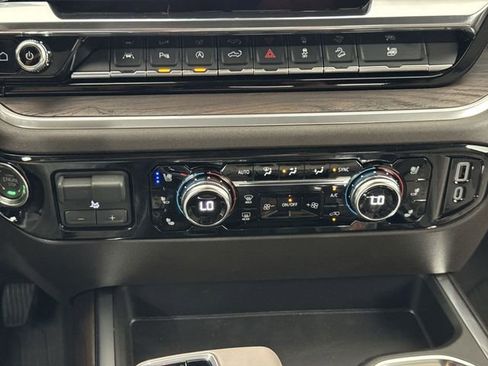 New 2026 GMC Sierra 1500 SLT AWD/4WD image 18