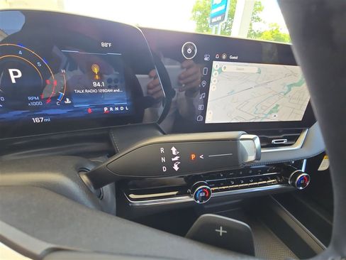 New 2026 Chevrolet Equinox LT w/ Convenience Package II image 16