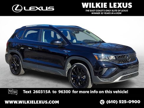 Used 2024 Volkswagen Taos SE image 1