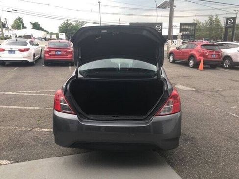 Used 2017 Nissan Versa SV FWD image 9
