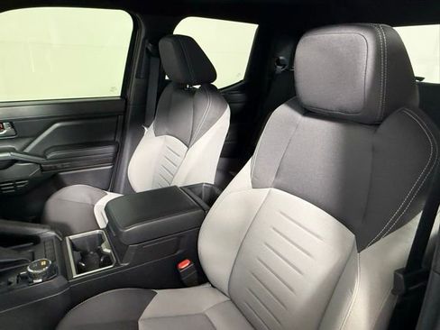 Used 2024 Toyota Tacoma TRD Sport image 36