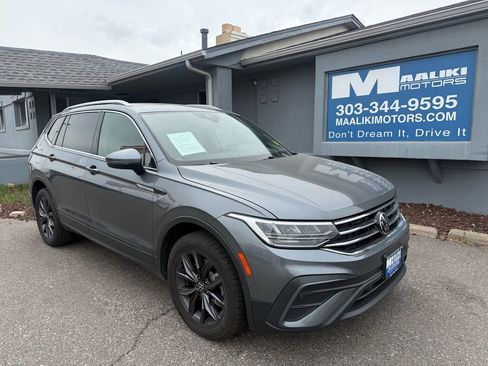 Used 2022 Volkswagen Tiguan SE w/ Panoramic Sunroof Package image 1