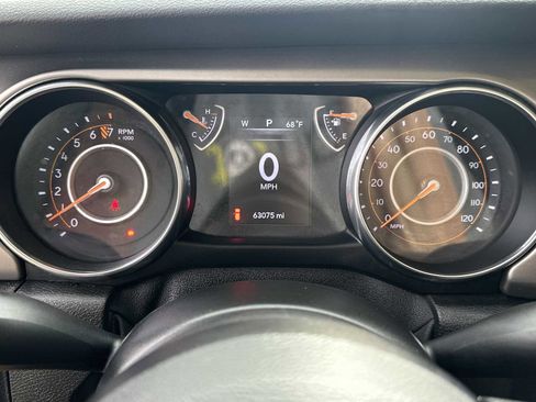 Used 2019 Jeep Wrangler Sport image 9