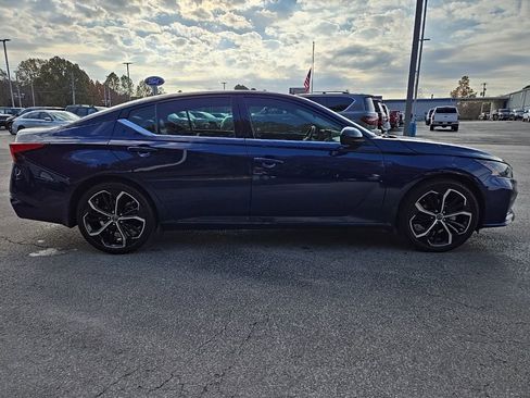 Used 2024 Nissan Altima 2.5 SR w/ SR Premium Package image 8