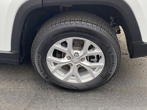 Certified 2023 Jeep Grand Cherokee L Limited image 24