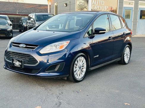 Used 2017 Ford C-MAX SE w/ Interior Protection Package FWD image 3