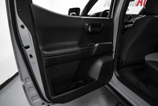 Used 2021 Toyota Tacoma TRD Sport AWD/4WD image 48