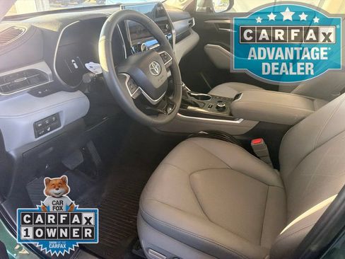 Used 2025 Toyota Highlander Platinum AWD/4WD image 8