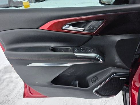 Used 2024 Chevrolet Traverse RS image 25