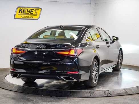 Used 2025 Lexus ES 350 w/ Premium Package FWD image 4