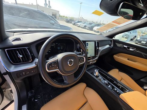 Used 2019 Volvo XC60 T8 Momentum w/ Premium Package AWD/4WD image 19