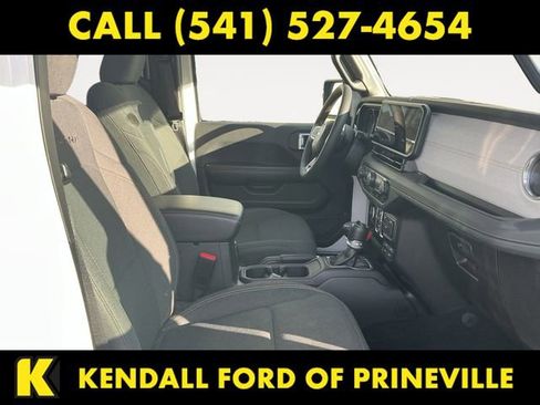 Used 2024 Jeep Wrangler Sahara image 15