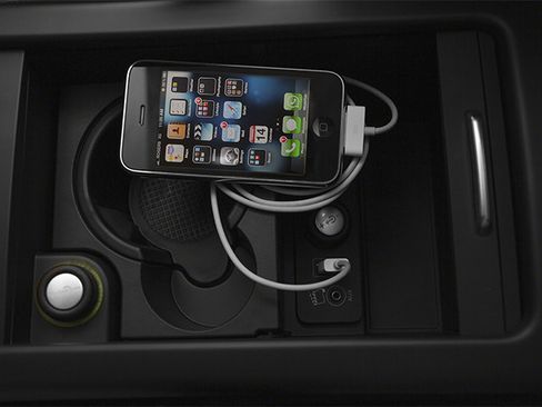 Used 2013 Land Rover LR2 image 15