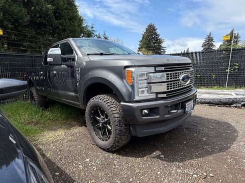 Used 2017 Ford F350 Platinum w/ Platinum Ultimate Package image 4