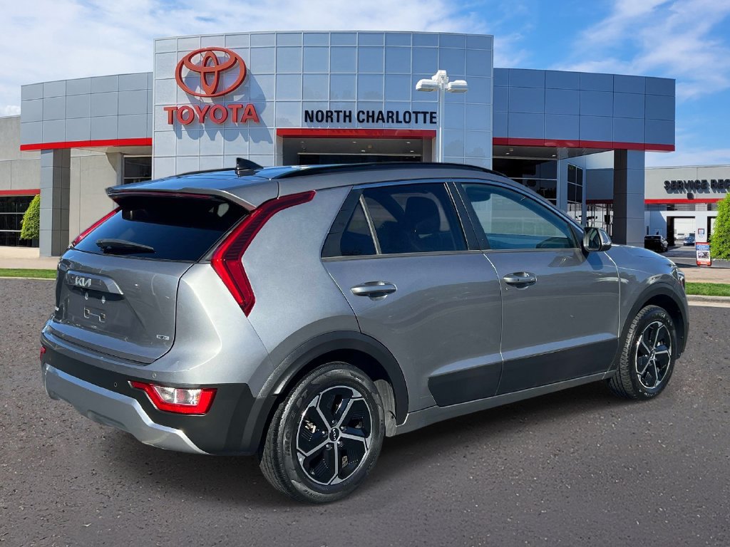 Used 2023 Kia Niro EX FWD image 8