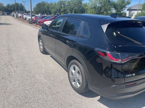 Used 2023 Honda HR-V LX image 4