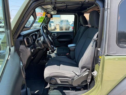 Used 2021 Jeep Wrangler Sport AWD/4WD image 9