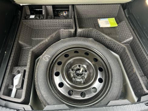 Used 2022 Ford Edge SE image 14