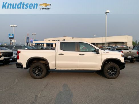 Used 2025 Chevrolet Silverado 1500 ZR2 w/ Technology Package AWD/4WD image 8