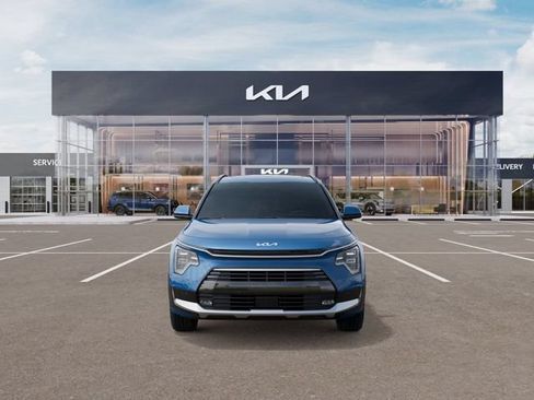Certified 2025 Kia Niro SX Touring FWD image 2