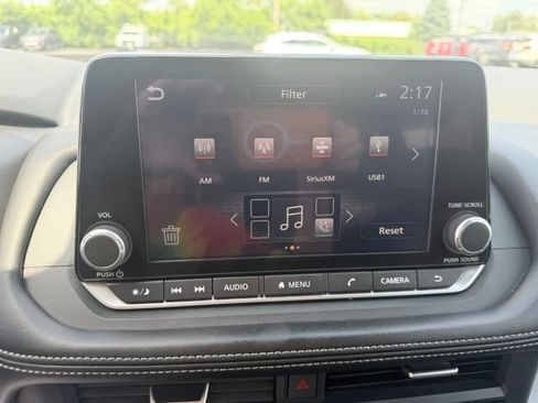 Used 2024 Nissan Rogue SV AWD/4WD image 18